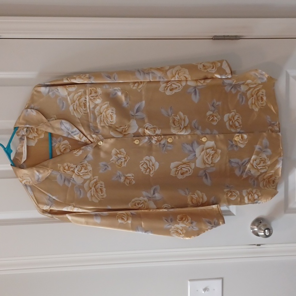 VICTORIA'S SECRET ROBE/ NIGHT SHIRT